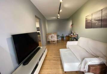 Apartamento em avenida