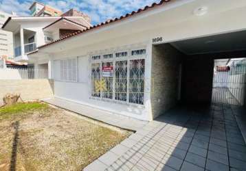 Casa com excelente localização, abaixo do valor de mercado, mais barato que apartamento.