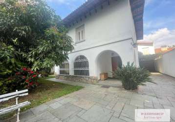 Casa à venda em rua fechada no jardim américa