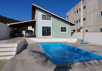 Casa com piscina | mezanino | 2 dorms (1 suíte) | 152 m² de área privativa e 715m² de terreno - lot. ceniro martins