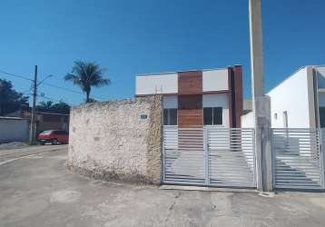 Casa de primeira locação atrás do depósito do guanabara av. brasil, altura de campo grande, o imóvel possui 3 quartos, quintal