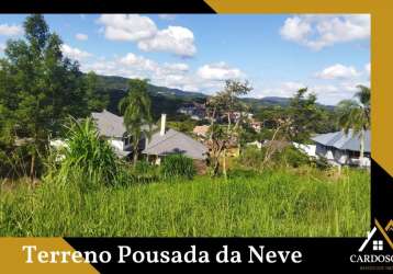 Terreno pousada da neve