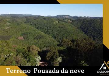 Terreno pousada da neve