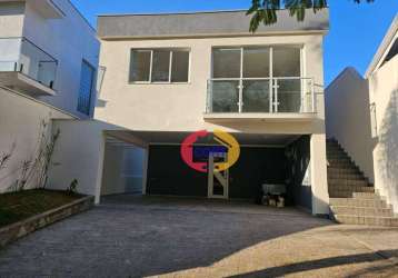 Casa de 180 m² para venda no condomínio arujazinho iv!!!