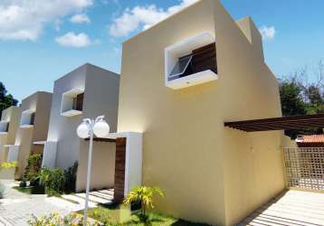 Casa duplex com 3 suítes na zona leste!