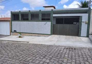 Casa com 3 quartos no conjunto gramoré - zona norte