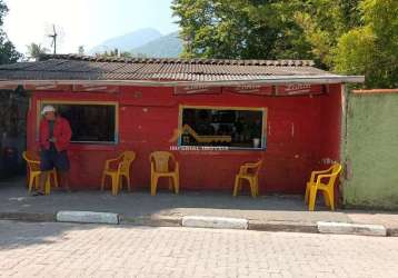 Casa com ponto comercial em ilhabela, santa tereza