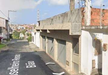 Excelente casa 2/4 em itapuã