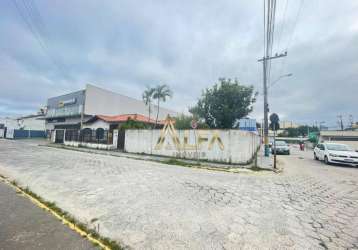 Casa com terreno de 625m2 no centro de navegantes