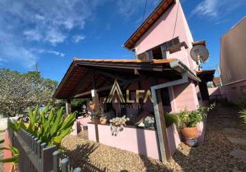 Linda casa em penha a poucos metros da praia da armação