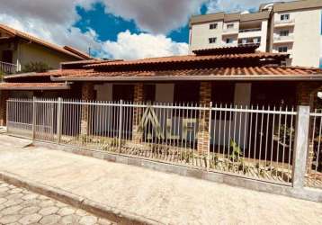 Linda casa no bairro gravatá com 3 dormitórios