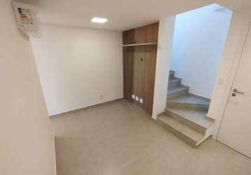 Apartamento com três suítes para locação no marapé.