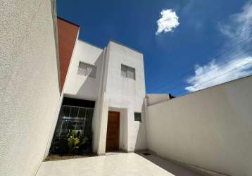 Casa geminada à venda em londrina: vista panorâmica e ótima localização