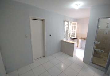 Apartamento c/ 02 quartos para alugar no bairro bom futuro, fortaleza/ce