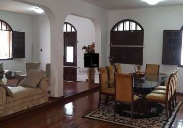 Casa mobiliada e decorada a venda com porteira fechada no jardim cambuí em sete lagoas.  casa com 6 quartos, sendo 2 suítes máster, 1 suíte com banhei