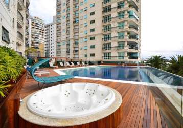 Residencial la perle com 4 suítes e 4 vagas na beira mar de florianópolis