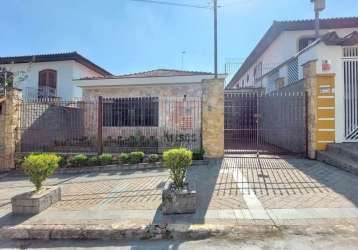 Casa totalmente mobiliada com  frente ampla em bairro nobre de são paulo.