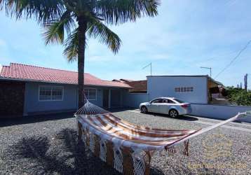 Casa de laje com 3 quartos sendo 1 suíte em balneário barra do sul - centro