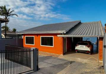 Casa fundos lagoa c/ 5 quartos em balneário barra do sul - bairro pinheiros