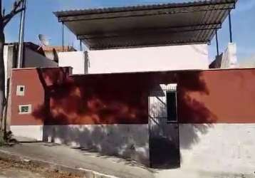 Ótima casa individual com 2 quartos e terraço no fontesville