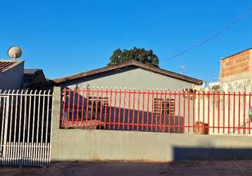 Casa em avenida principal em mapim, várzea grande