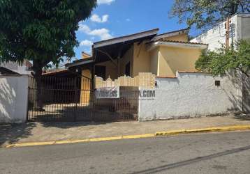 Casa em vila três irmãos, águas da prata/sp