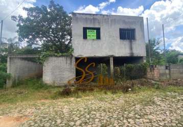 Casa em fase de acabamento, ótima localização e estrura