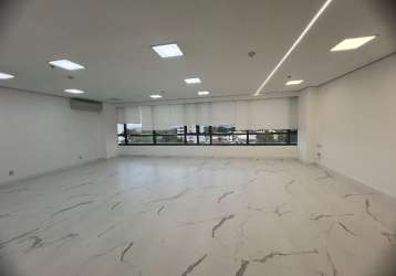 Sala com 70 m2 no edifício  soberane em adrianópolis - manaus - am