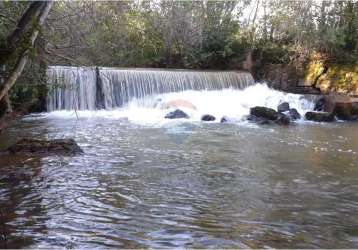 Terreno de 44 ha com rio e cachoeira na mg-129.