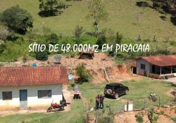 Sítio de 48.000m2 em piracaia - com cachoeira dentro - 2 casas simples e pasto