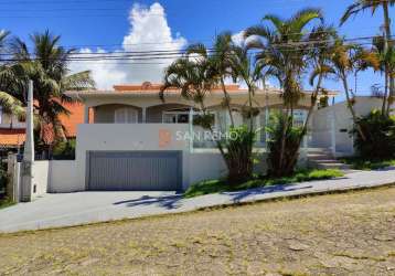 Casa com 4 quartos à venda na rua joaquim fernandez de oliveira, 249, abraão, florianópolis, 340 m2 por r$ 1.490.000