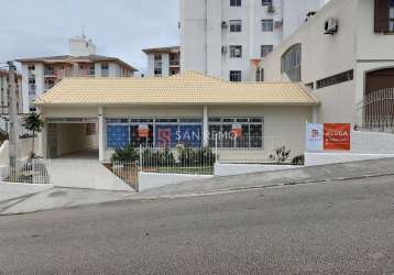 Casa com 5 quartos para alugar na rua libia cruz, 373, estreito, florianópolis, 200 m2 por r$ 5.900