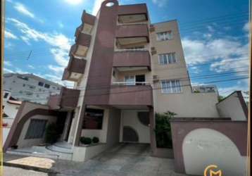 Apartamento localizado no centro