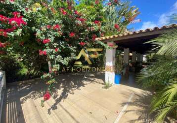 Casa com piscina no condomínio melício machado (2 lotes), aruana, com 3 suítes.