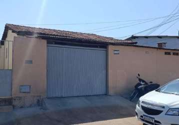 Casa com 3 quartos à venda na rua mauá, 818, centro, anápolis por r$ 300.000