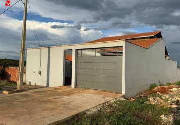 Casa com 3 quartos para alugar na monte castelo qd. 15, 15, lapa, anápolis por r$ 2.500