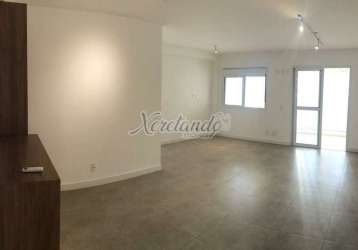 Apartamento para venda com 2 quartos, sendo 1 suite com ar condicionado, 2 vagas, piso de primeira l