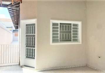 Casa  com 3 dormitorios -zona sul - sjc