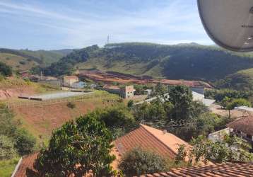 Casa à venda com piscina e amplo espaço próxima ao centro de jambeiro