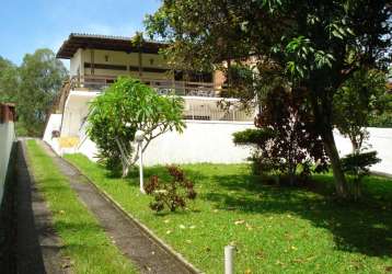 Casa centro de terreno mais edícula em condomínio