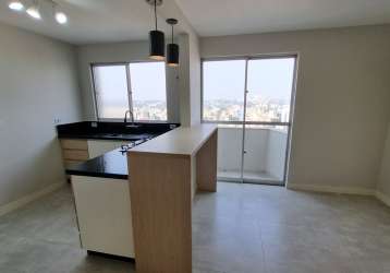 Apartamento amplo de 3 quartos com vista incrível.