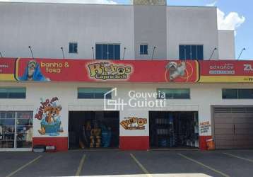 Prédio comercial na avenida munir calixto