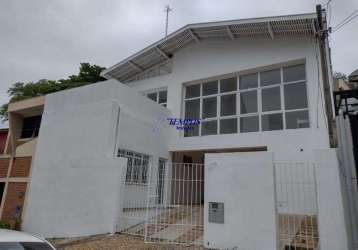 Ótimo investimento no bairro n. campinas, casa de 213 mts, 3 dor 1 suite, amplas salas c/ armários e azulejadas, 4 vagas de garagem.