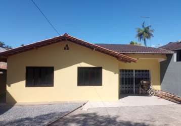 Casa com 129 m² no bairro boehmerwald e terreno medindo  390 m²