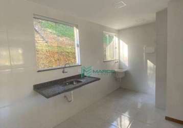 Apartamento com 2 dormitórios à venda, 47 m² por r$ 260.000 - albuquerque - teresópolis/rj