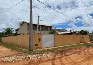 Casa de andar na praia da caueira, frente para o nascente, a 300m do mar.