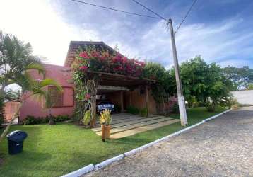 Belíssima casa térrea com 3 suítes e piscina