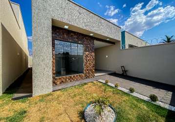 Linda casa com piscina 3 quartos no bairro cardoso