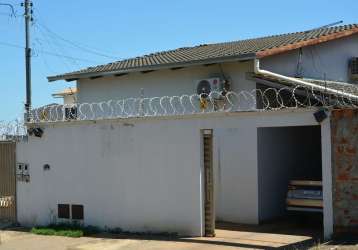 Linda casa no jardim bonanza em goiânia