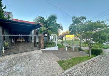 Casa geminada de esquina e com  pátio em vera cruz